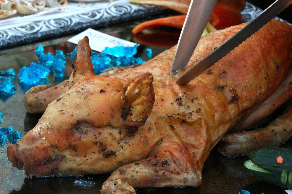 olahan daging babi utuh (pixabay.com/EstudioWebDoce)