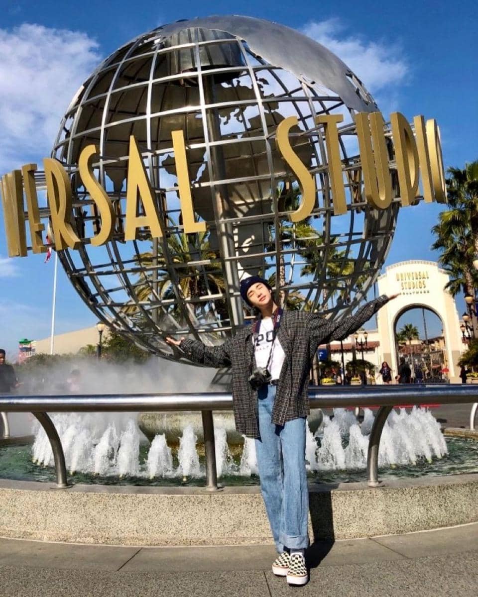 mix and match blazer ala Hyunjin Stray Kids (instagram.com/realstraykids)