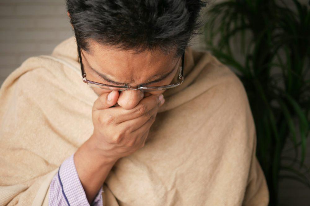 5 Tips Mengobati Batuk yang Tak Kunjung Sembuh, Coba Sekarang!