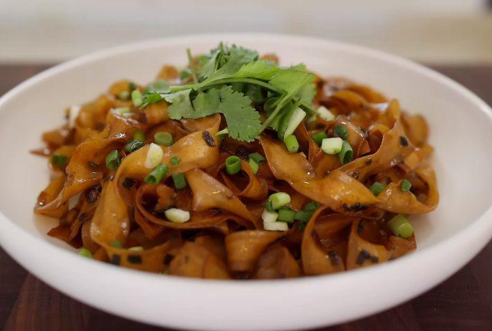 Resep Cong You Ban Mian, Mi Minyak Daun Bawang yang Lezat