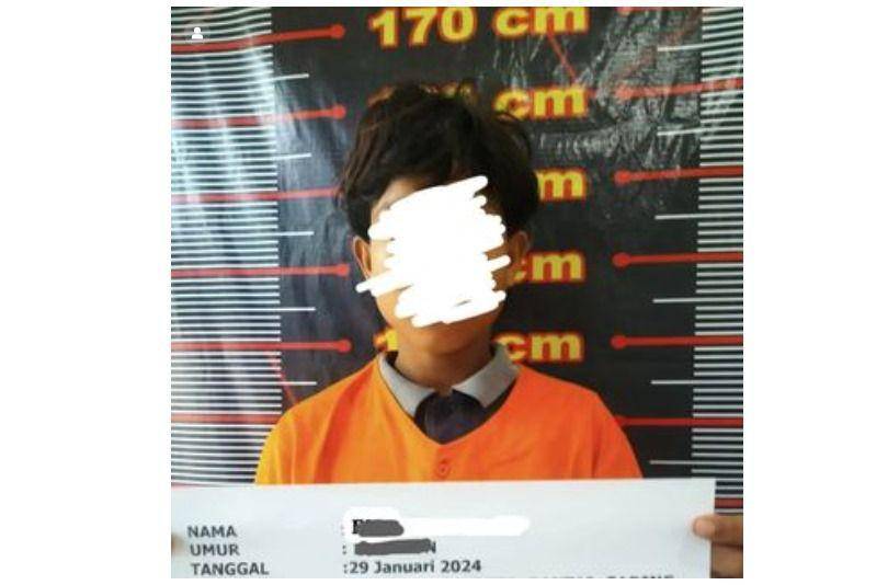 Pelaku pencabulan anak usia 7 tahun yakni F (13) ditangkap oleh Polres Langkat (Instagram.com/humaspolreslangkat)