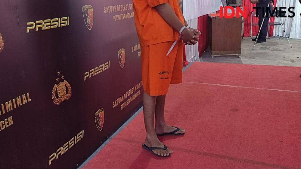 Konferensi pers kasus pembunuhan pemilik konter ponsel, Berkah Cell, di Porlesta Banda Aceh, Aceh. (IDN Times/Mhd Saifullah)