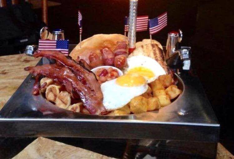 potret penyajian nyentrik hidangan waffle (reddit.com/user/topheee)
