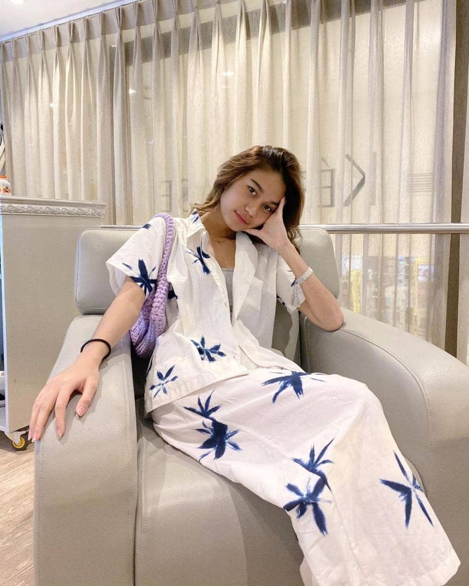 inspirasi OOTD ala Azizah Salsha (instagram.com/azizahsalsha_)