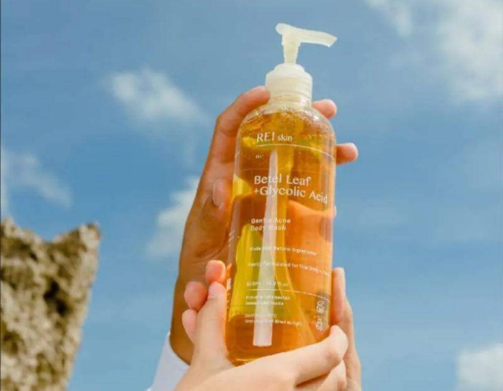 Rei Skin Betel Leaf + Glycolic Acid Gentle Acne Body Wash (blibli.com/Rei Skin Official Store)