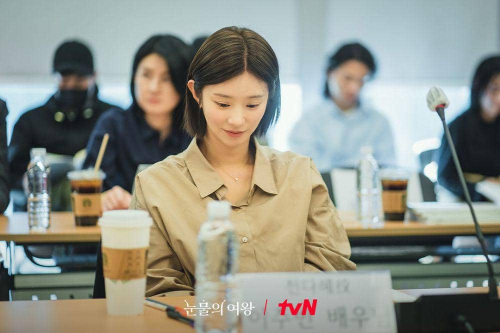 script reading drakor Queen of Tears (instagram.com/tvn_drama)