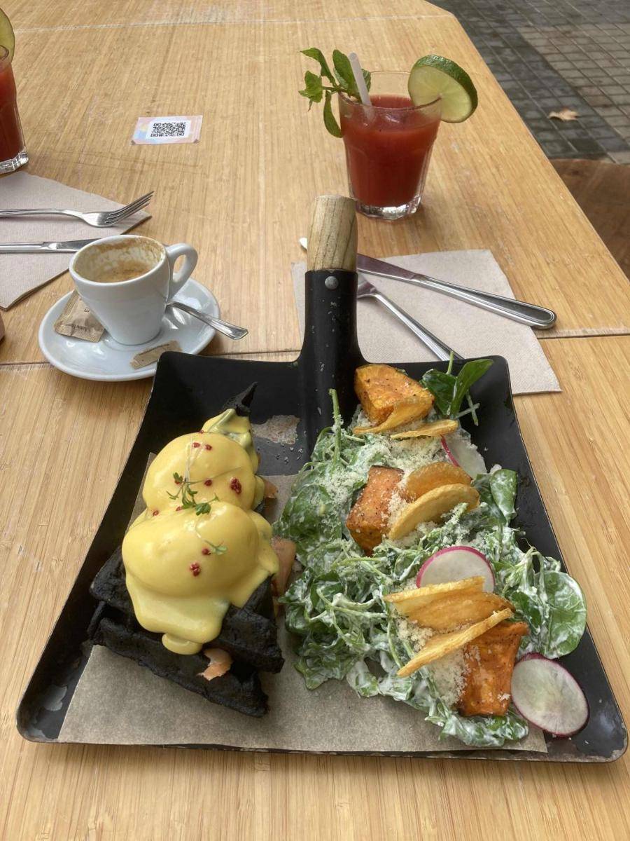 potret penyajian nyentrik hidangan waffle (reddit.com/user/OrionBlueWaltz)