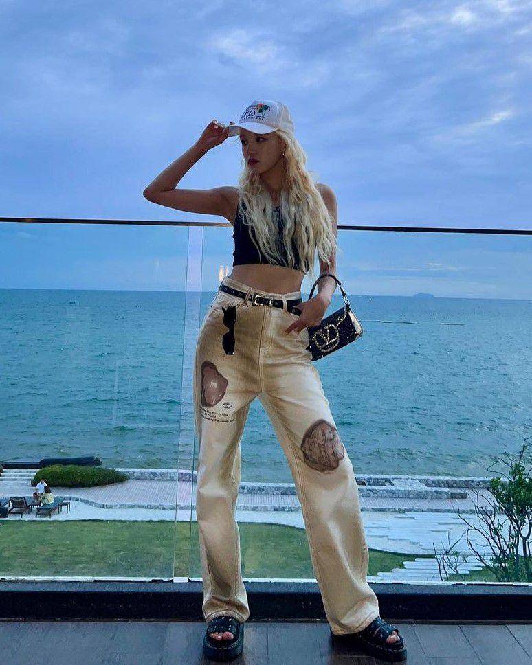Yuqi (G)I-DLE (instagram.com/yuqisong.923)