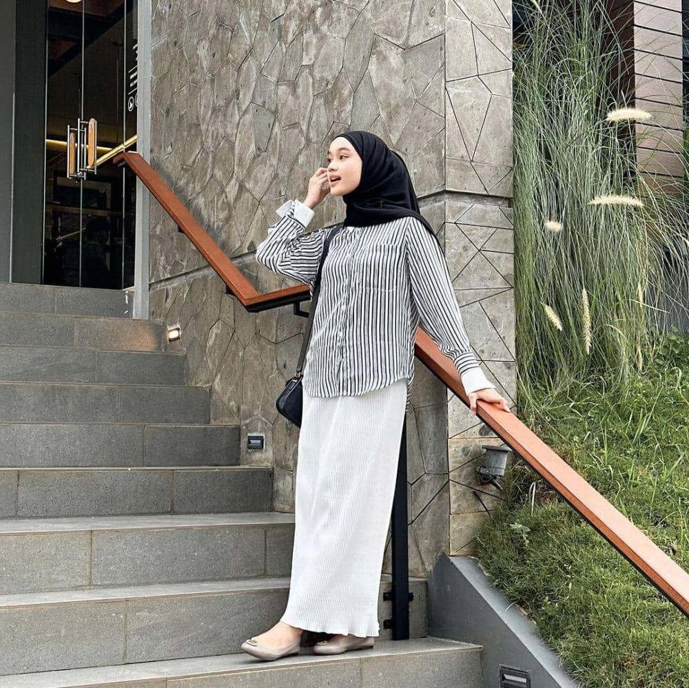 inspirasi OOTD ala Ravira Naila (instagram.com/ravasaa)