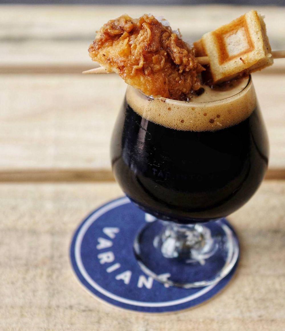 potret penyajian nyentrik hidangan waffle (reddit.com/user/Basic_Dave)