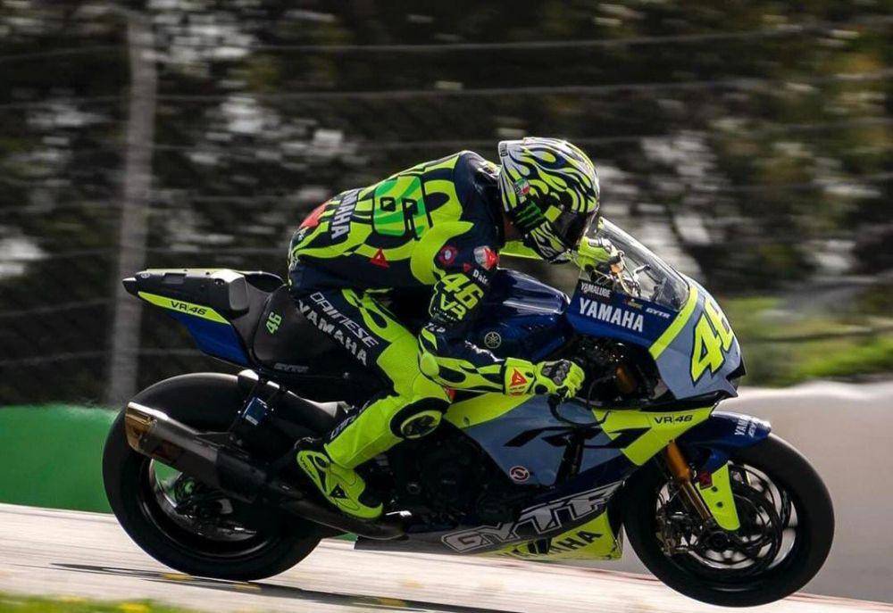 Potret Valentino Rossi di tes pramusim WSBK. (Instagram/@valeyellow46).