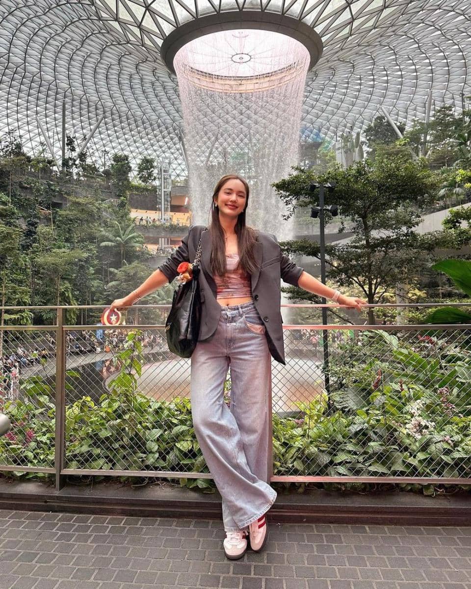 outfit Bua Nalinthip (instagram.com/buanalinthip)