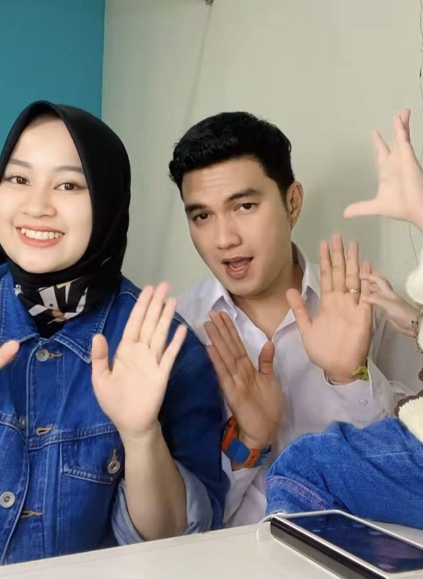 potret bahagia keluarga Aldi Taher, umumkan istri hamil anak kedua (Instagram.com/salaabillih06)