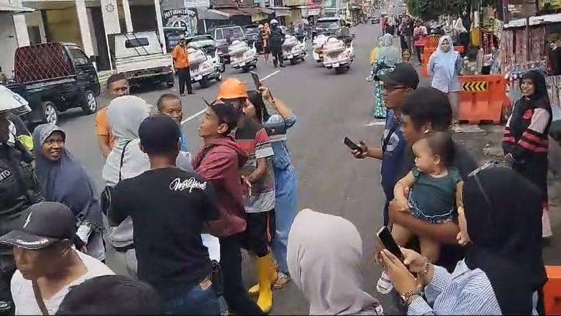 Video viral spanduk dukungan buat capres Ganjar Pranowo direbut saat Jokowi melintas di Gunungkidul. (Dok. istimewa)