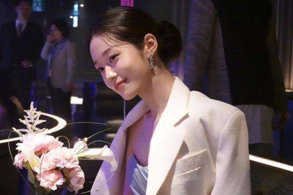Roh Yoo Seo (instagram.com/rohyoonseo)