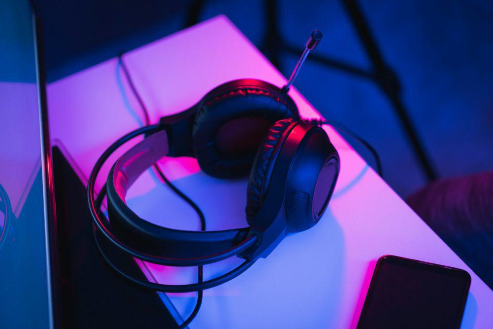 8 Headset Gaming Noise Cancelling Terbaik Tahun 2024, Suara Jernih!