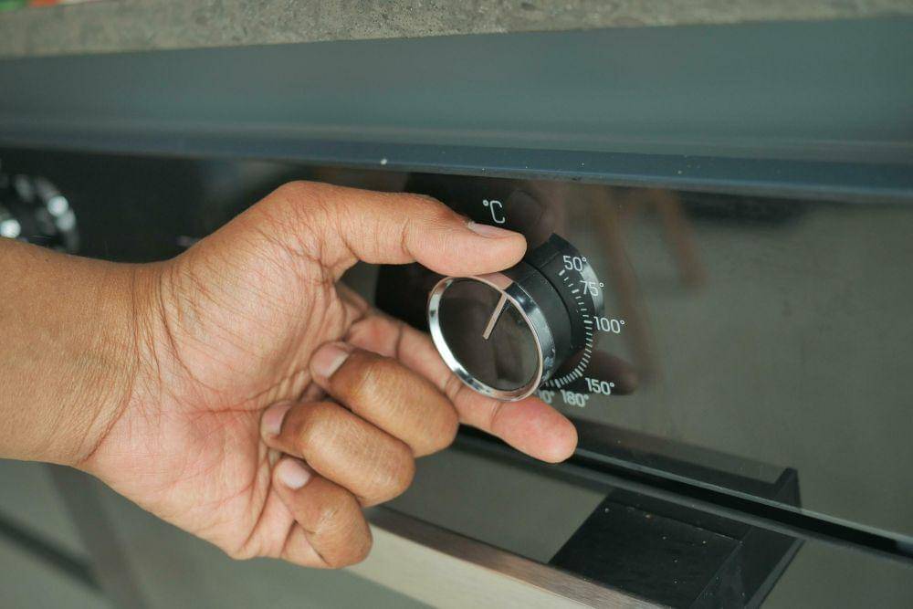 ilustrasi suhu oven