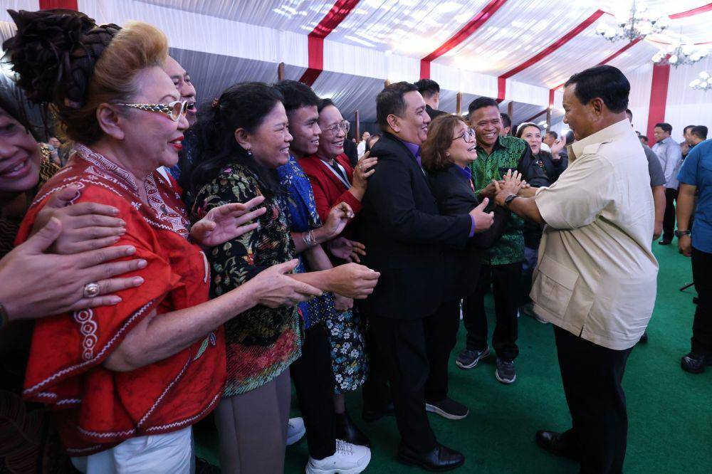 Capres nomor urut 2, Prabowo Subianto menggelar silaturahmi dan makan malam bersama 600 pendeta dari Persekutuan Gereja-gereja Pentakosta Indonesia (PGPI) di Padepokan Garuda Yaksa, Hambalang, Bogor, Selasa, (30/1). (dok. TKN Prabowo)