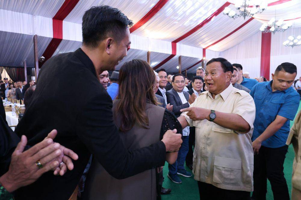 Capres nomor urut 2, Prabowo Subianto menggelar silaturahmi dan makan malam bersama 600 pendeta dari Persekutuan Gereja-gereja Pentakosta Indonesia (PGPI) di Padepokan Garuda Yaksa, Hambalang, Bogor, Selasa, (30/1). (dok. TKN Prabowo)