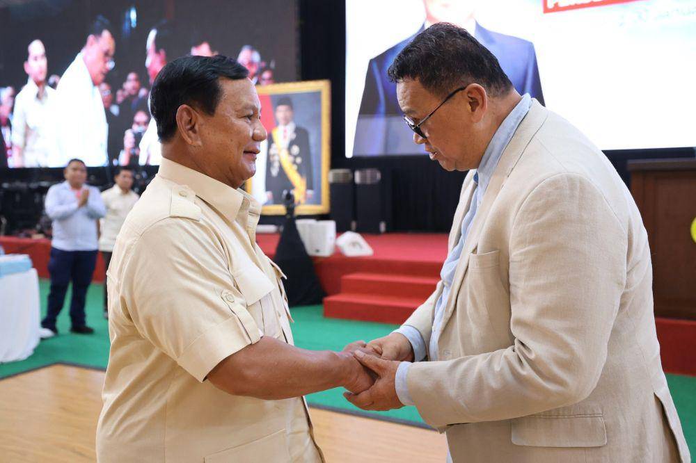 Capres nomor urut 2, Prabowo Subianto menggelar silaturahmi dan makan malam bersama 600 pendeta dari Persekutuan Gereja-gereja Pentakosta Indonesia (PGPI) di Padepokan Garuda Yaksa, Hambalang, Bogor, Selasa, (30/1). (dok. TKN Prabowo)
