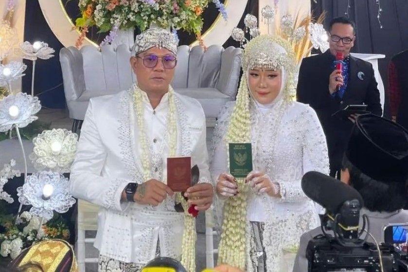 Menikah Lagi, 7 Potret Akad Nikah Andika Kangen Band