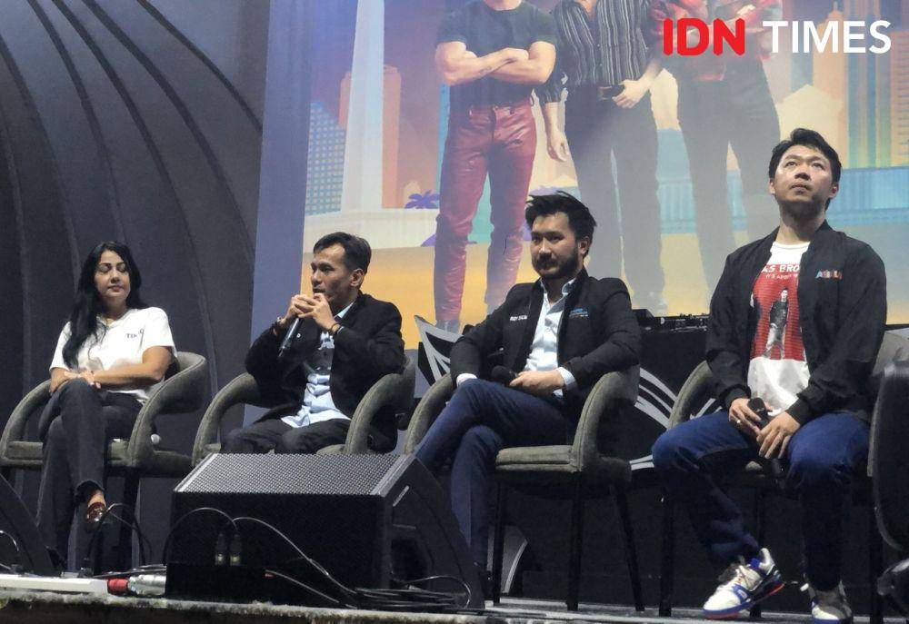 tim Color Live Asia dan Prestige Promotions dalam konferensi pers The Tour Celebrating Five Albums pada Rabu (31/1/2024) (IDN Times/Elizabeth Chiquita)