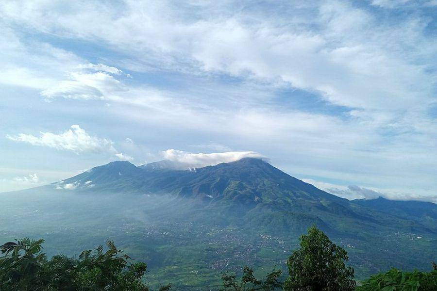 Gunung Arjuno (commons.wikimedia.org)