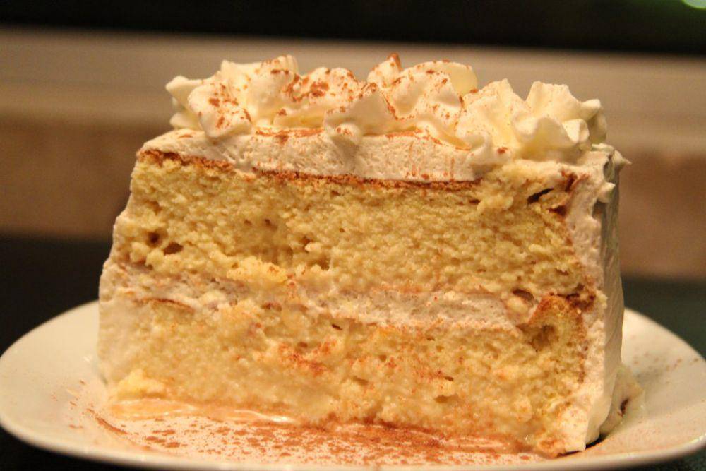 tres leches cake (commons.wikimedia.org/Hungry Dudes)