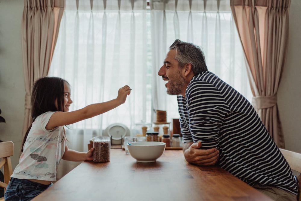 6 Alasan Pentingnya Father's Figure pada Anak Perempuan, Ketahui!