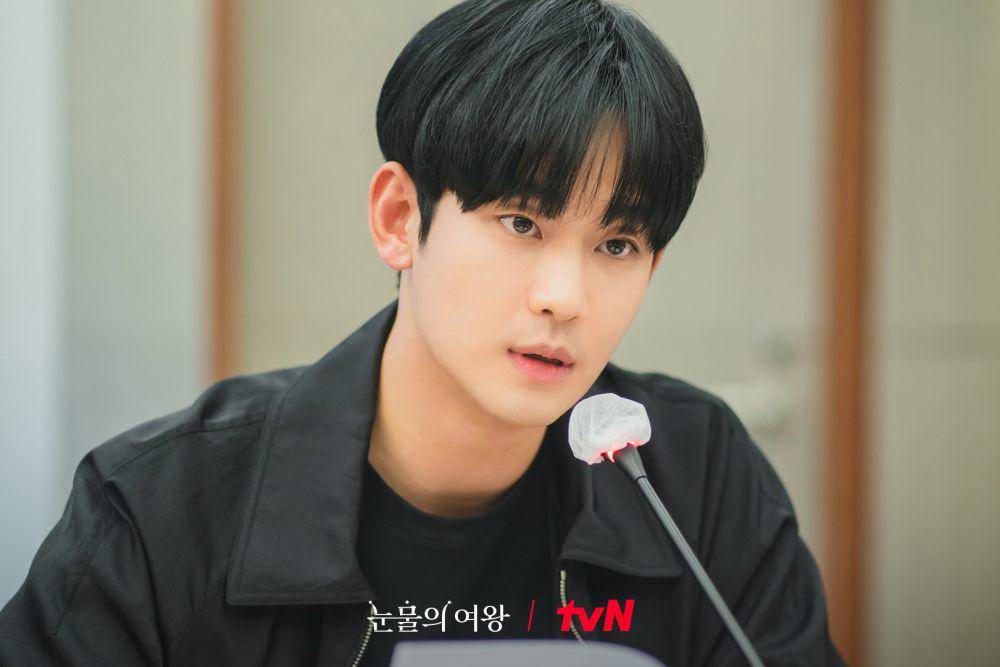 potret baca naskah drakor Queen of Tears (dok. tvN)