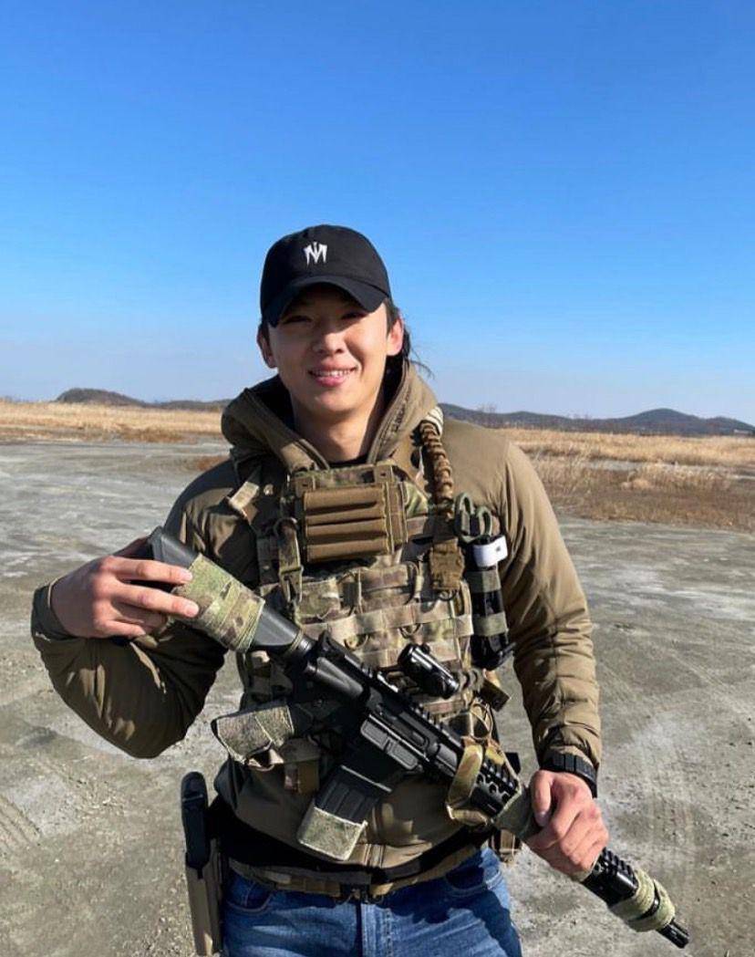 potret Dex saat bertugas sebagai pasukan militer (instagram.com/dex_xeb)
