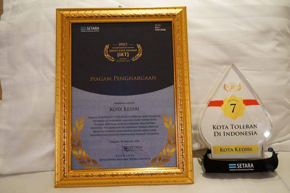 Piagam  penghargaan kota toleran. IDN Times/ istimewa