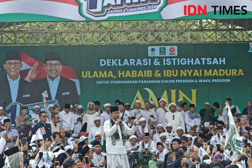 Capres nomor urut satu Anies Baswedan saat menghadiri kampanye akbar di lapangan Ponpes Gunung Sari, Kabupaten Pamekasan, Madura, Jawa Timur. (IDN Times/Amir Faisol)