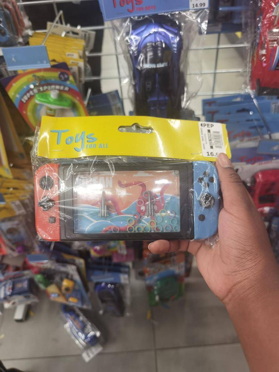 potret barang KW tiruan dari Nintendo Switch (reddit.com/r/crappyoffbrands)