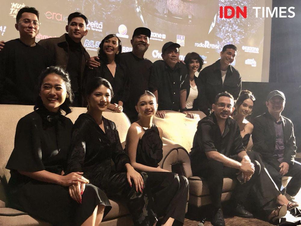 5 Fakta di Balik Film Kereta Berdarah, Kostum Ratu Jin Pakai Akar Asli