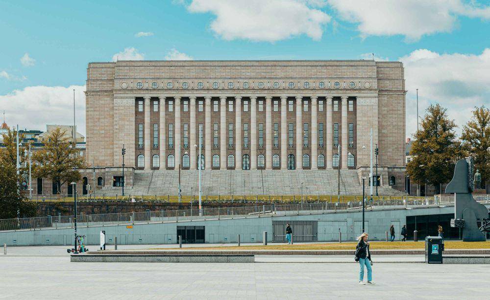 Gedung parlemen Finlandia. (unsplash.com/Kieran Sheehan)