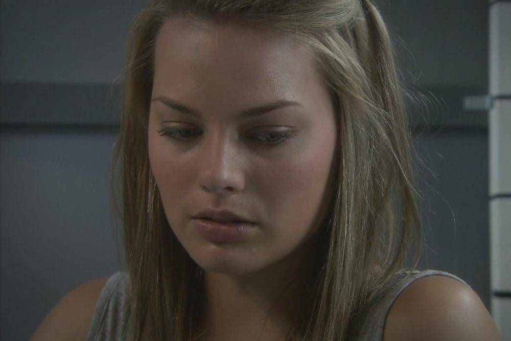 cuplikan adegan yang dibintangi Margot Robbie dalam serial Neighbours (dok. Fremantle Australia/Neighbours)