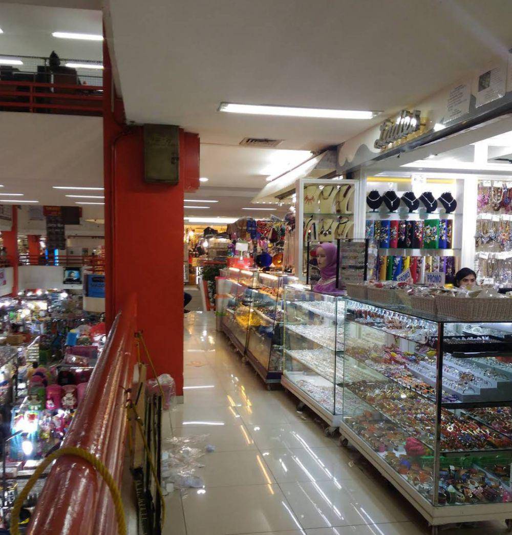 Pasar Pagi Mangga Dua (google.com/maps/Jhony Mikael sungono)