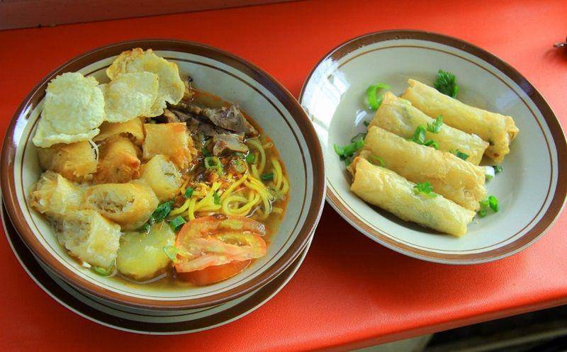 Soto mie Bogor (facebook.com/Soto Mie Bogor Mang Hari cab. Ciledug)