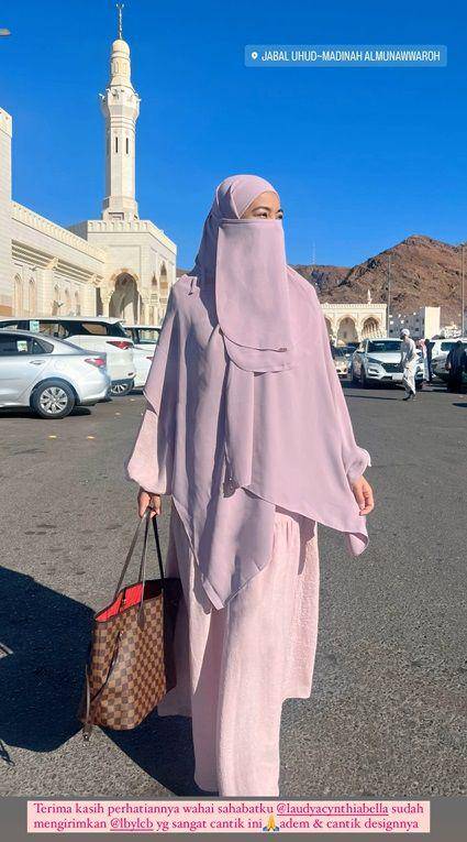potret Titi Kamal jalani umrah (instagram.com/titi_kamall)