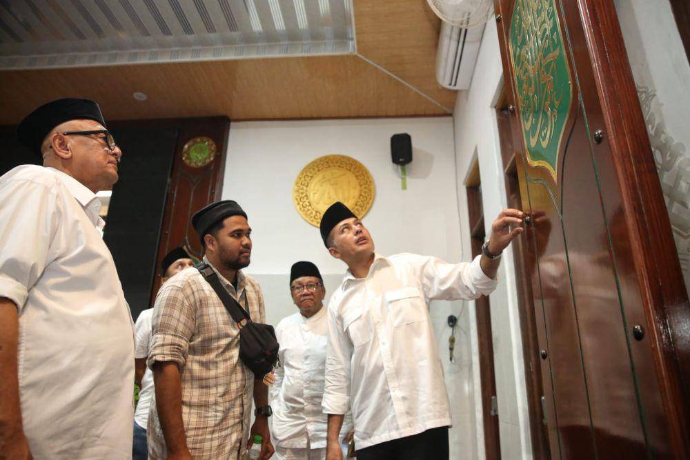 Ijeck meresmikan Masjid Al Muslimin Al Musannif yang berada di Desa Siguci Kecamatan STM Hilir, Rabu (31/1/2024) malam. (Dok. IDN Times)