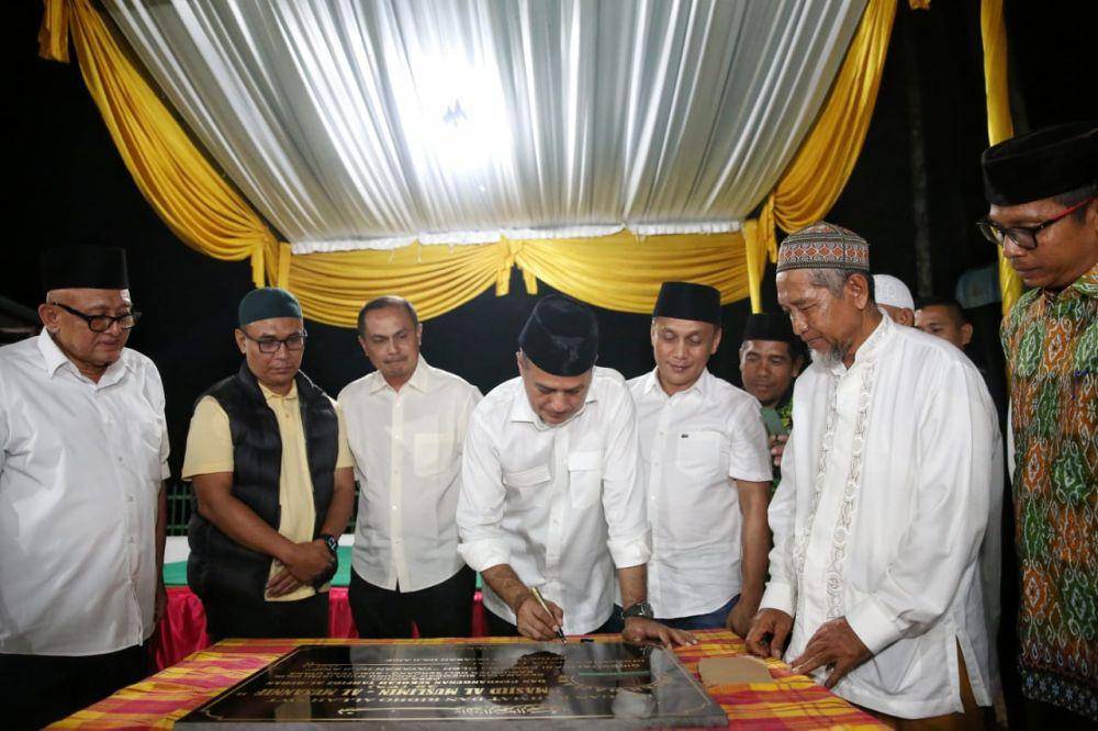 Ijeck meresmikan Masjid Al Muslimin Al Musannif yang berada di Desa Siguci Kecamatan STM Hilir, Rabu (31/1/2024) malam. (Dok. IDN Times)
