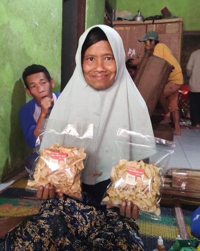 Pengemis viral Ibu Baldiah dapat bantuan dari Kemensos. (dok. Kemensos)