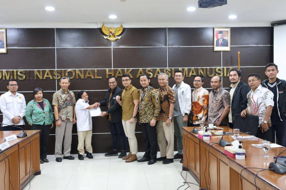 Juru bicara (jubir) Tim Pemenangan Nasional (TPN) Ganjar Pranowo-Mahfud MD, Aiman Witjaksono mendatangi Kantor Komnas HAM, Jakarta Pusat pada Kamis (1/2/2024). (dok. Komnas HAM)