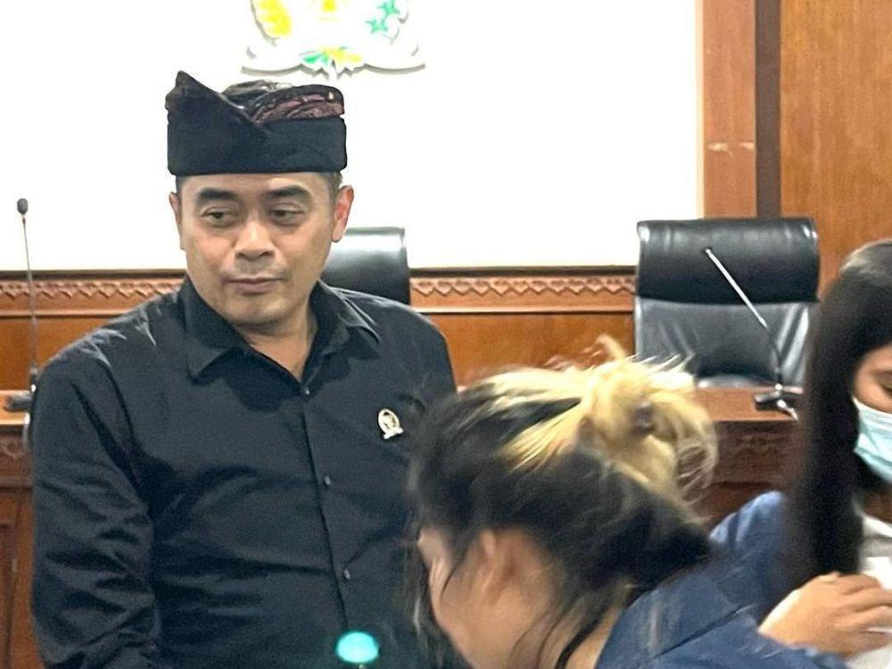 Perjalanan Karier Arya Wedakarna, Pernah Jadi Cover Boy