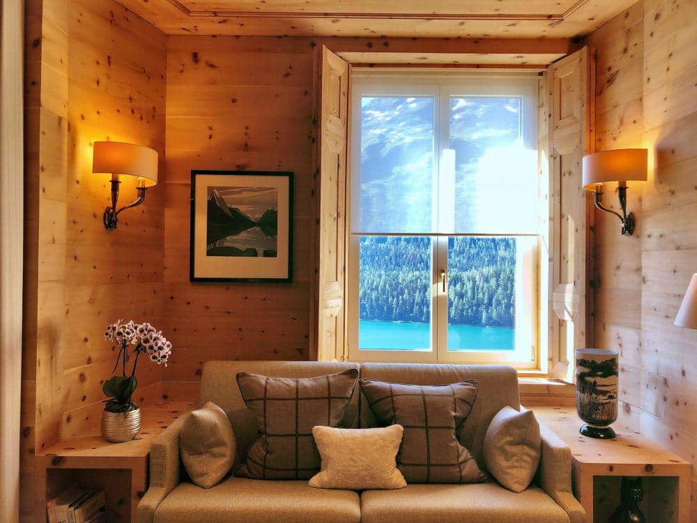 desain interior cozy dan minimalis (unsplash.com/Despina Galani)