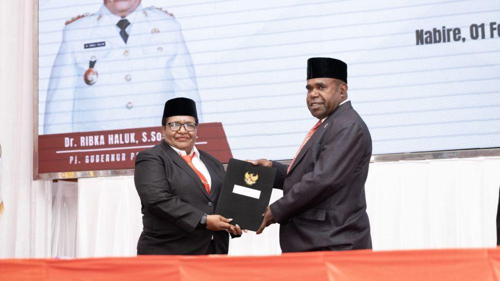 Pj Gubernur Lantik Pimpinan MRP Papua Tengah, Pejuang Orang Asli Papua