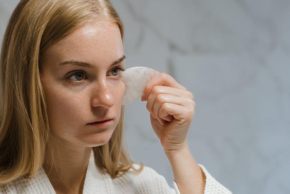 ilustrasi gua sha. (pexels.com/PolinaKovaleva)