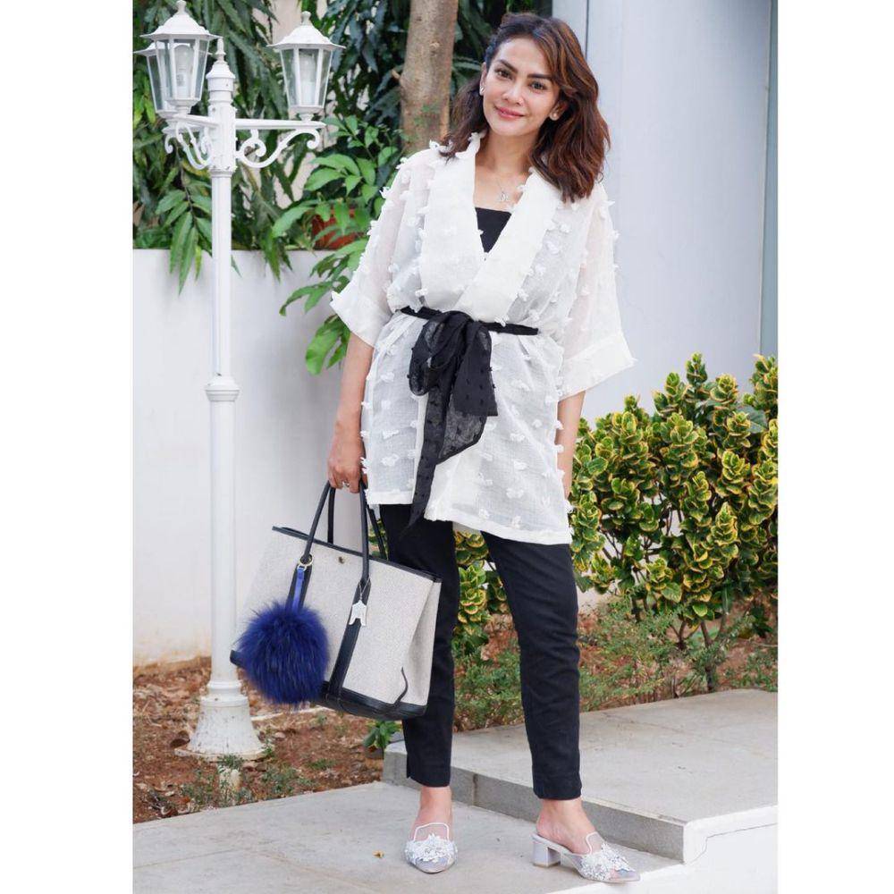 OOTD smart casual ala Masayu Anastasia (instagram.com/masayuanastasia)