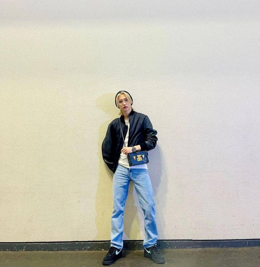 white t-shirt ala Felix Stray Kids (instagram.com/realstraykids)